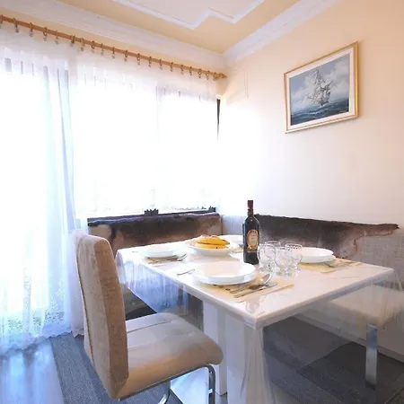 Apartment Fuer 4 Personen Ca 40 Qm In Njivice, Kvarner Bucht Krk Njivice